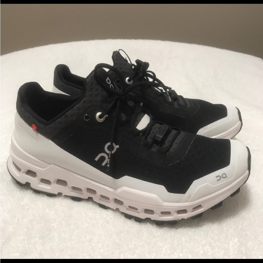 On Cloud Cloudultra Black White Sneaker Women's Size 7.5 Running 449538
